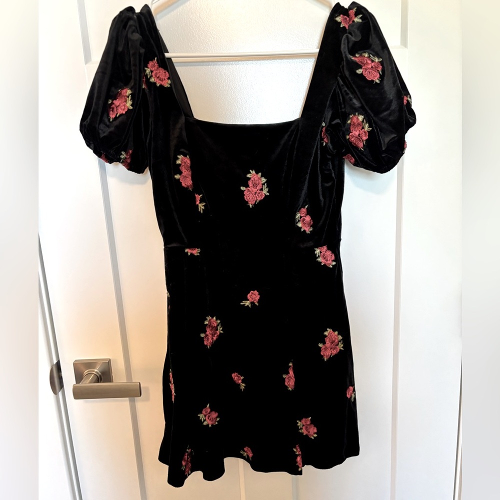 Women’s Blue Rain Velvet Floral Black & Red Dress